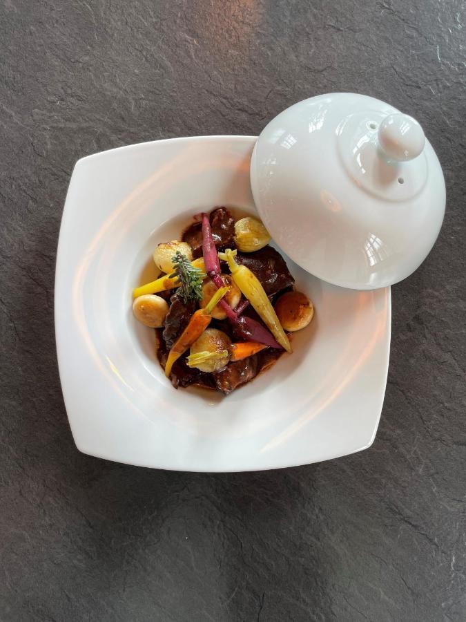 Le Mont-Vully - Hotel Restaurant Haut-Vully Buitenkant foto
