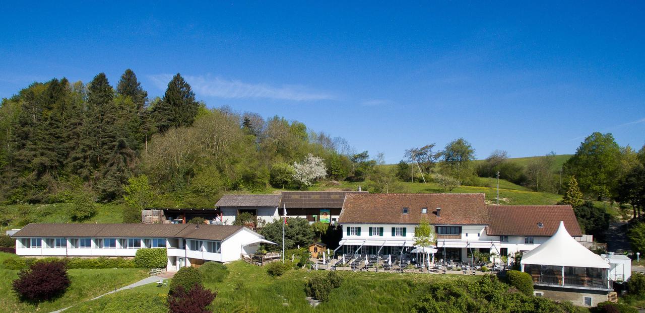 Le Mont-Vully - Hotel Restaurant Haut-Vully Buitenkant foto